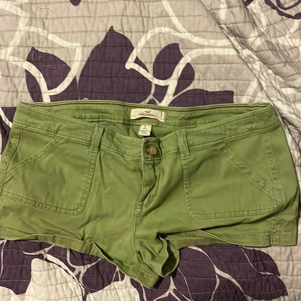 Hollister Low-Rise Short-Short lime green
